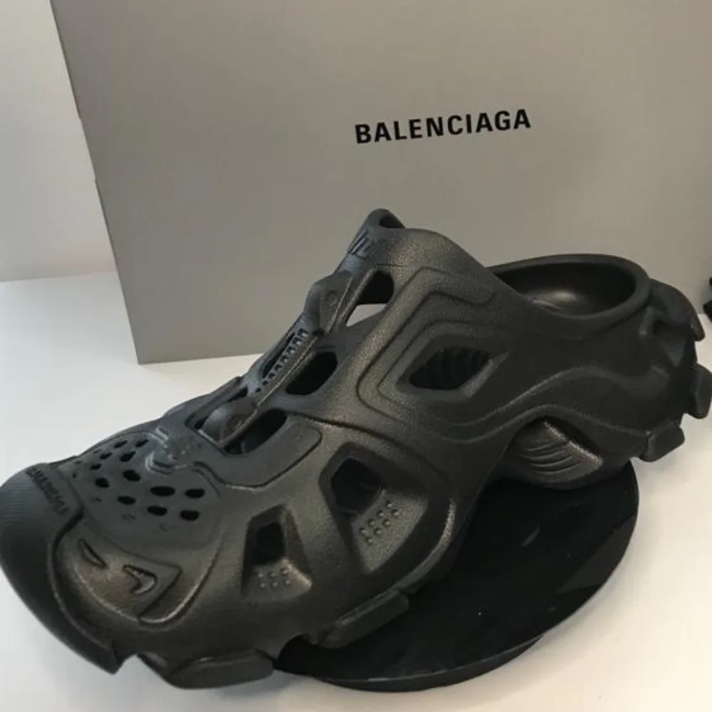 💯New Authentic ConsciousBalenciagaHD cut-out mules - Picture 5 of 11